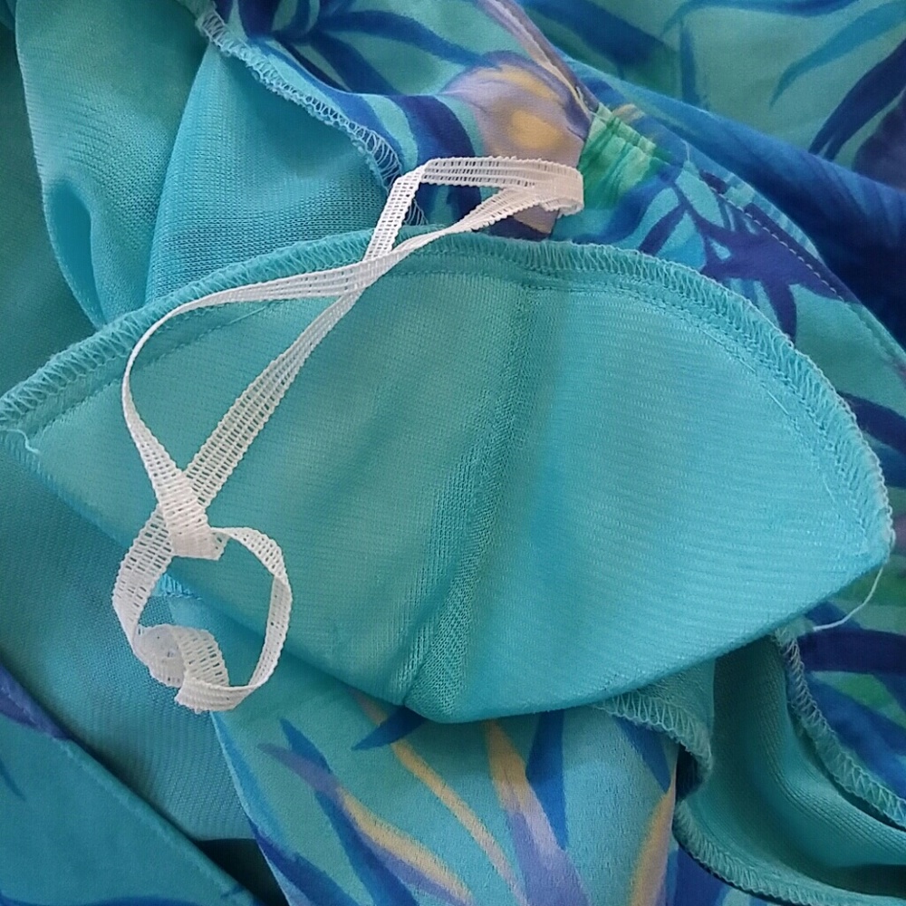Dress - Picture 9 of 9